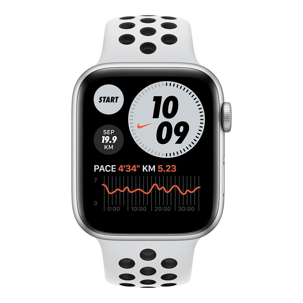 Apple Watch Nike SE, 44 мм, корпус серебристого цвета, ремешок Nike цвета чистая платина/чёрный